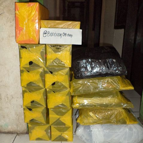 Gudang sepatu sneaker termurah berkualitas, open reseller/dropship, TRUSTED! Follow @bandung09shop | pin 2BB4FCB2