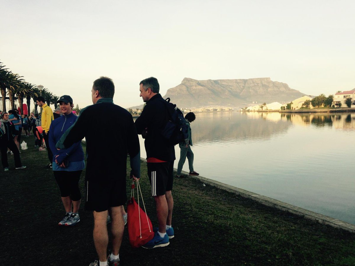 green_pippa's tweet image. Start of the #FNBOneRun Milnerton