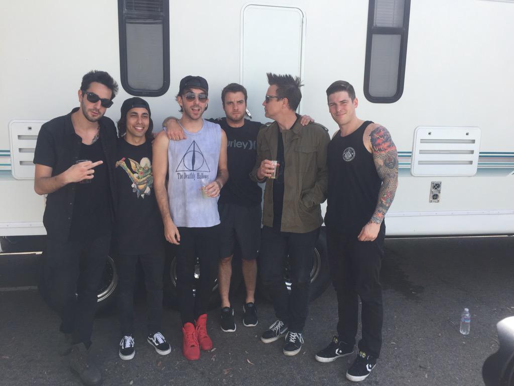 hopelessrecords's tweet photo. The squad at #WeenieRoast today. http://t.co/WzubR33FyH