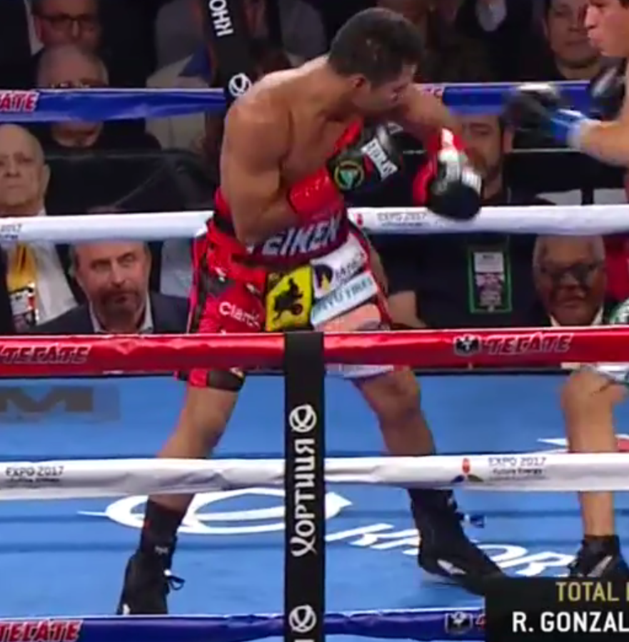 charlieminato's tweet photo. .@drewestatecigar getting some nice exposure on Chocolatito's trunks on HBO. Extremely exiting card tonight. http://t.co/15fOrYthDc