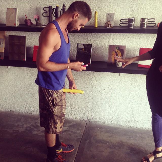 DrakeLabry's tweet photo. #GoofBall🍌🐊💙 http://t.co/bfxBjWAT4U