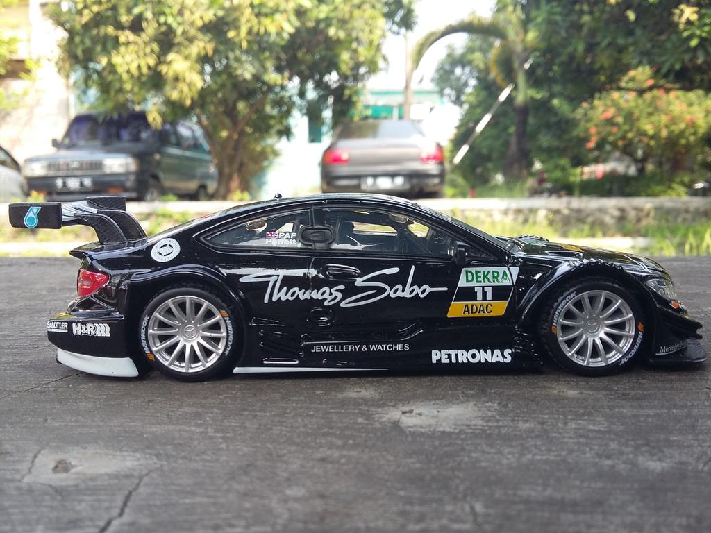 inaninal's tweet photo. #mercedesbenz #diecast @diecastlovers @EurocanDiecast @DiecastHobbyUSA @Diecastingsolut @DiecastCarsNow http://t.co/iNN3MOiyGW