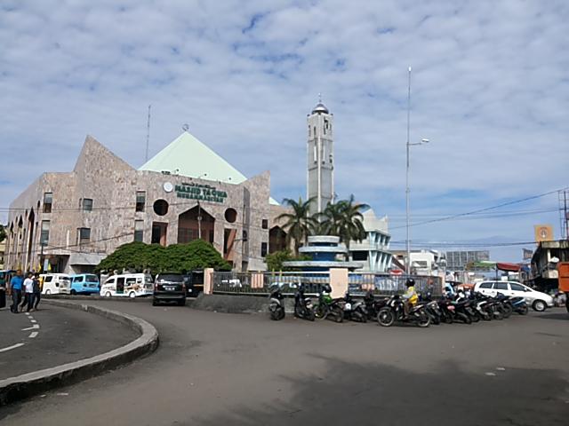 Pemandangan pagi di kawasan simp Air Mancur (airnya tak mancur lg hehe) depan masjid Taqwa Muhamadiyah Pdg