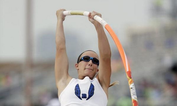SportsDayHS's tweet image. ICYMI: In her senior year, legally blind pole vaulter medals at state for the first time highschoolsportsblog.dallasnews.com/2015/05/charlo…