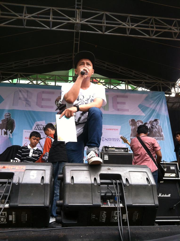 Reza sb (@harimareza) on Twitter photo Sabtu 16 Mei 2015. Mc <a href="/allayerror/">thedeadlymicrophone</a> Wearing @Nordencloth & Snapback @Nordencloth Acara Revine #Man9 #JakartaTimur Sabtu 16 Mei 2015. Mc <a href="/allayerror/">thedeadlymicrophone</a> Wearing @Nordencloth & Snapback @Nordencloth Acara Revine #Man9 #JakartaTimur