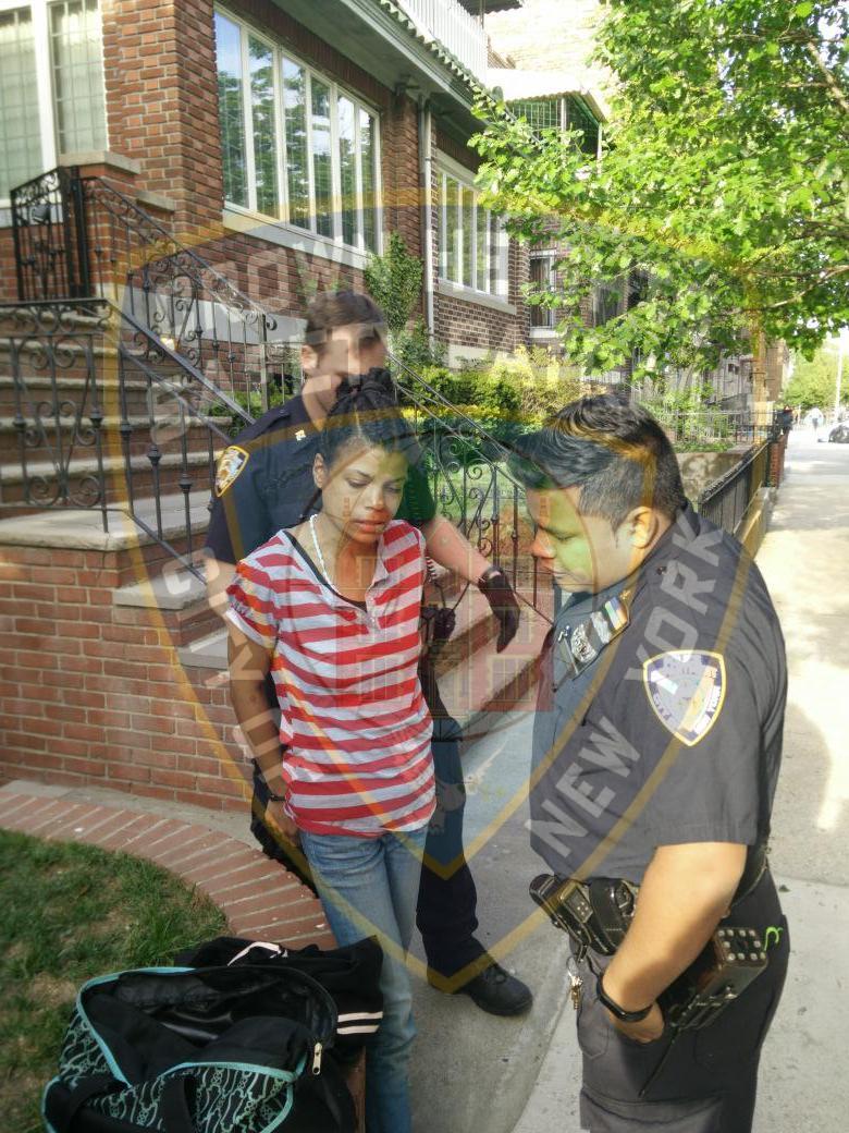 CHSPshmira's tweet photo. After quick response by shmira The @NYPD71Pct arrested a shoplifter from Kol tuv grocery, #TeamWork #71pct http://t.co/xoElYTtW12