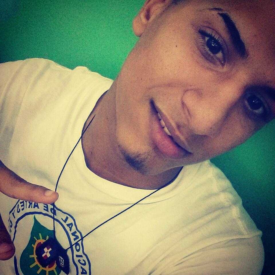 AweggerLa's tweet photo. Me Are Pasar Por Un Hombre Normal http://t.co/hlB9O4Mi1i