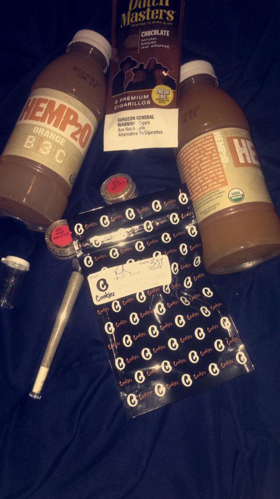 MannyxBerner416's tweet photo. My life is complete!! #cookies #therealkk #hemp2o #roor #SanFrancisco @berner415 @wizkhalifa http://t.co/m7lsZDAag0