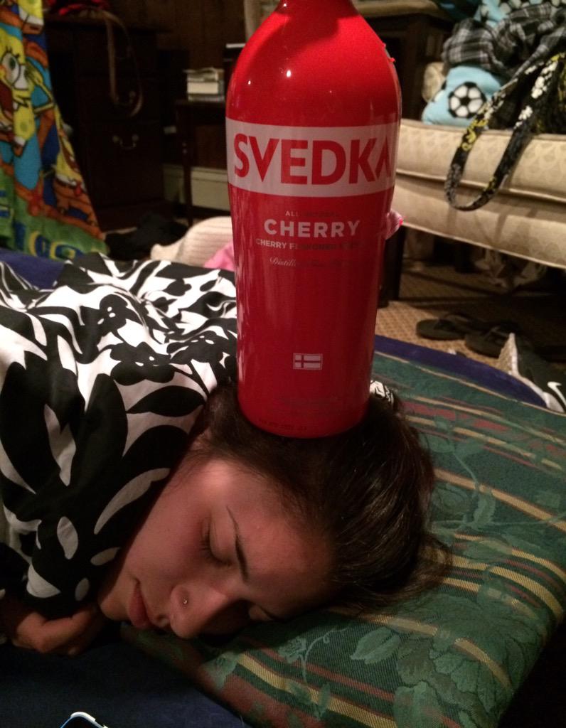 emmycbaby's tweet photo. @thingsonmyfriend #svedka #itfell @carco77 http://t.co/EVd2705Pk3