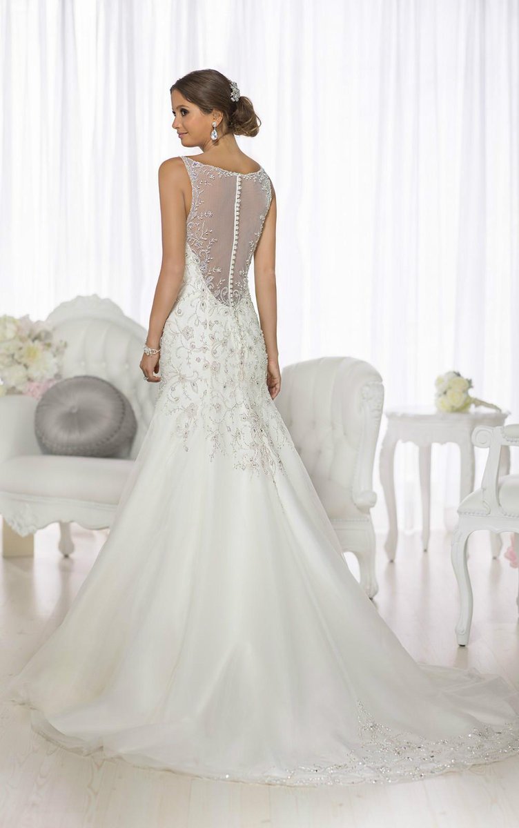 yooha111's tweet image. aliexpress.com/store/product/…
Tulle and Royal Organza Essense of wedding gown features Diamante in a romantic motif