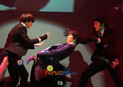 Shownu_PH's tweet photo. [PREDEBUT] #SHOWNU #MONSTA_X http://t.co/EXu2fjEPtF