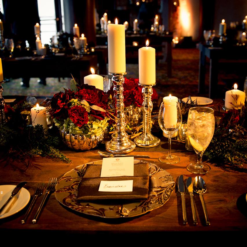 InsideWeddings's tweet image. Winter brides, it's time to start planning! This snowy wedding is a great place to start bit.ly/1Iu7xz7