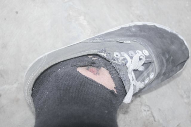 FAL_Cornering's tweet photo. Getwellsoon buat rekannya:)"@Turnfastcorner: Di BRIGIF nih kawan.. Rekan kita juntai di pembukaan haha http://t.co/Cfuf1gsHcG"