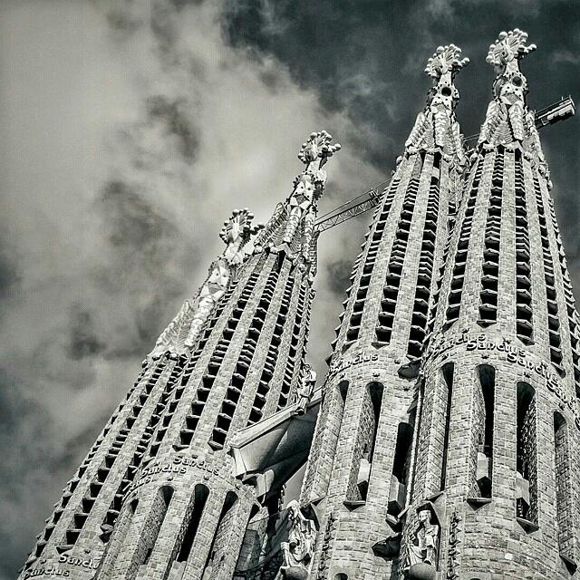 wanderingpix's tweet photo. Dreams Float High • Basilica de la Sagrada Familia • #Barcelona #wanderingpix http://t.co/7eNZlhlCVN