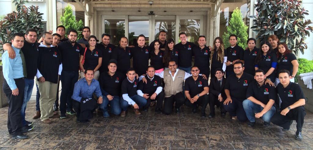 cneest's tweet photo. Felicidades al Estudiante Oscar Sanchez Perez, Nuevo presidente del #CNEESTZonaNorte #TNM @SEP_mx @oscarcanelo1 http://t.co/lV24zPo9IA