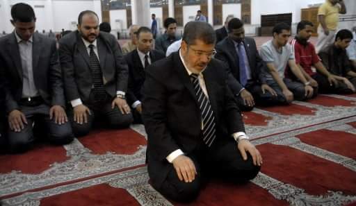 BilalBasraa's tweet photo. محمد مرسی نے صدارت کے حلف کے بعد وه تقریر کی تھی جو حضرت ابوبکر صدیق رضی الله تعالی عنه نے کی تھی
#WeStandWithMorsi http://t.co/XPG0no48Qb