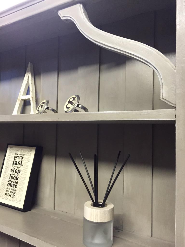 olive_long's tweet photo. #paint #transformation #anniesloan #chalkpaint #french #linen #furniture #upcycle #shabbychic #rustic @AnnieSloanHome http://t.co/UXL4UJGfv0