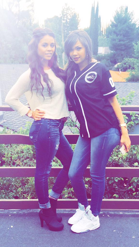 I love my twin @CassidyBanksXO http://t.co/os0p522Kml