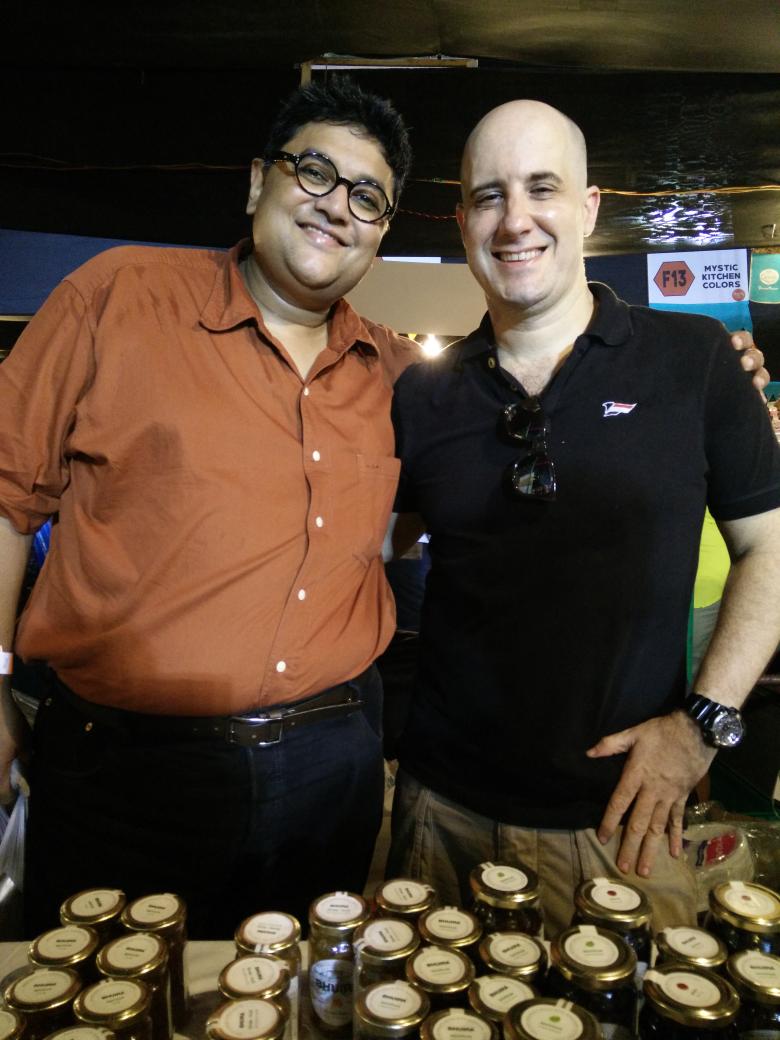 ashwinmushran's tweet image. Lovely meeting @qtfan at #BombayLocal... Dream @BhuiraJams  customer :-)