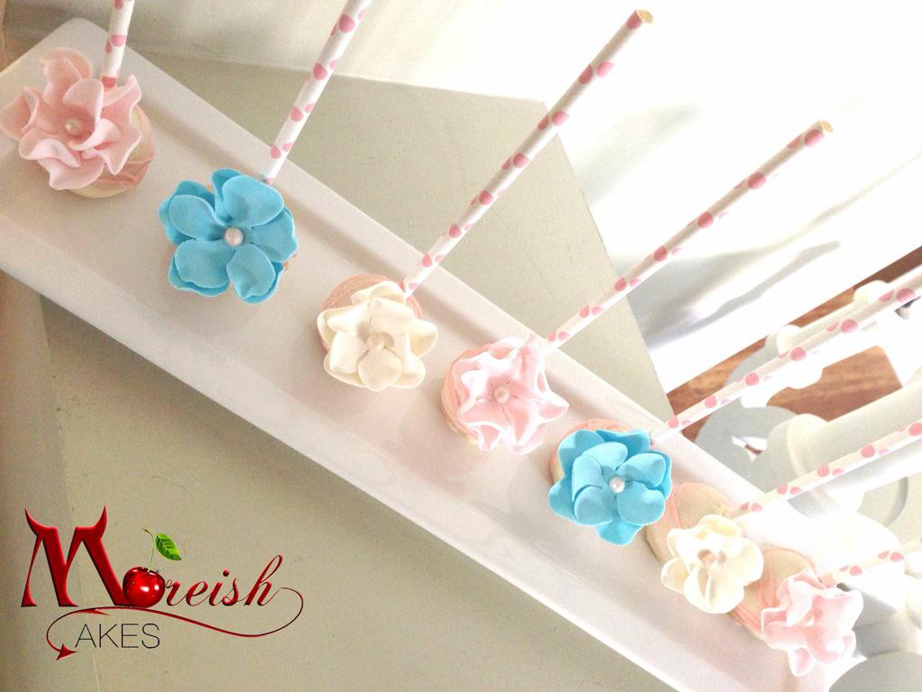 Moreish's tweet photo. Gorgeous giant cake pops for a kitchen tea #moreishcakes #cakepops #kitchentea http://t.co/h1gwczJGMF