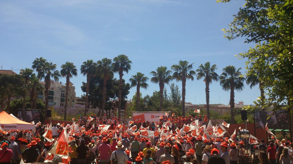 Comença el acte de Compromís! Comença el canvi!! #ambValentia