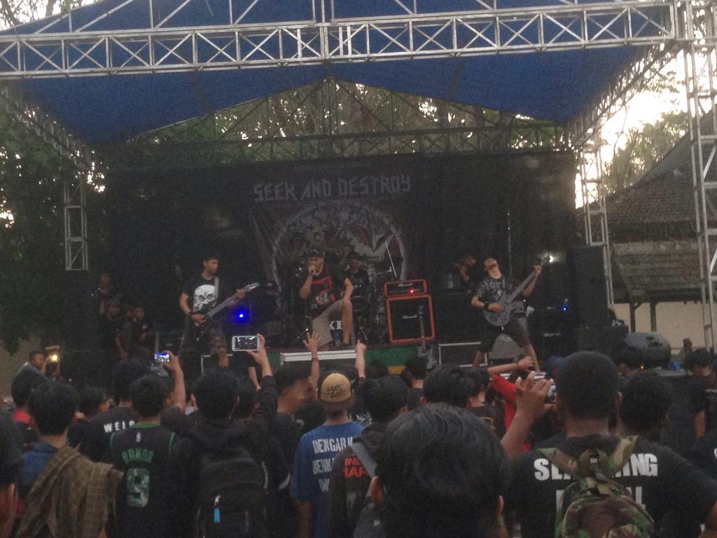 Now! <a href="/humiliationINA/">HUMILIATION</a> live at cepu..hajaaaaar.