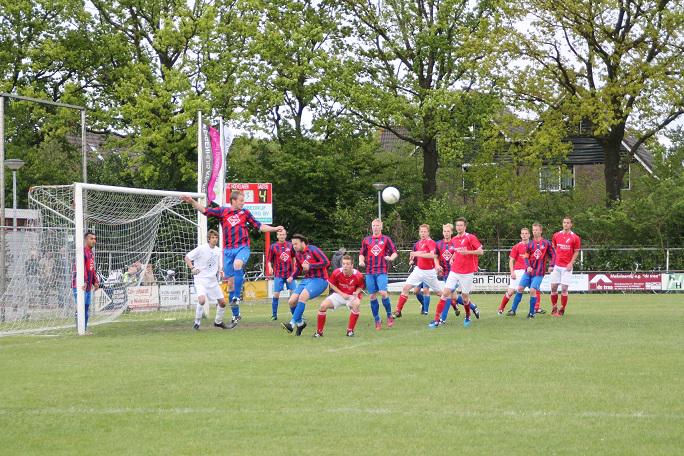 Nacompetitie: SC Hoevelaken in de achtervolging hetgeldersevoetbal.nl/hoevelaken-in-… <a href="/schoevelaken/">SCHoevelaken</a> <a href="/svdevecht/">sv De Vecht</a> #hgvoetbal