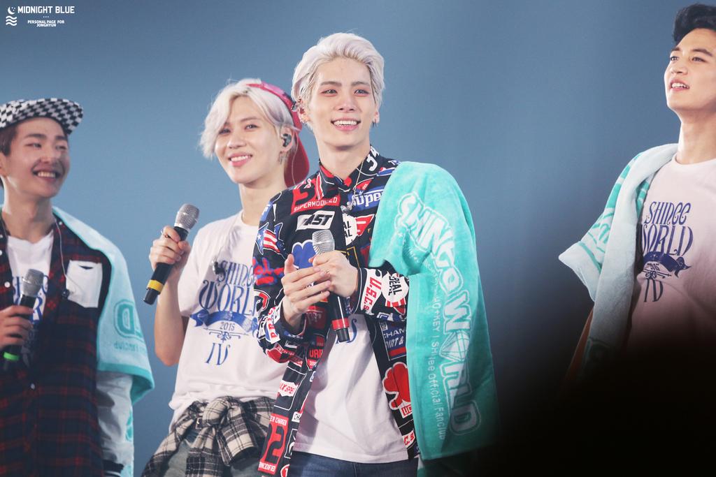 150515 Jonghyun @ 'SHINee World IV in Seoul' - Día 1. CFM5UaCUkAIZ0rY