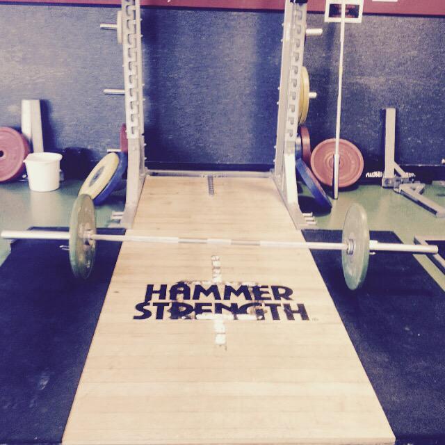 Fi0000's tweet image. 3k warmup now it's playtime 😉 5x5 cleans and jerk #crossfit #girlslifttoo #trainhard