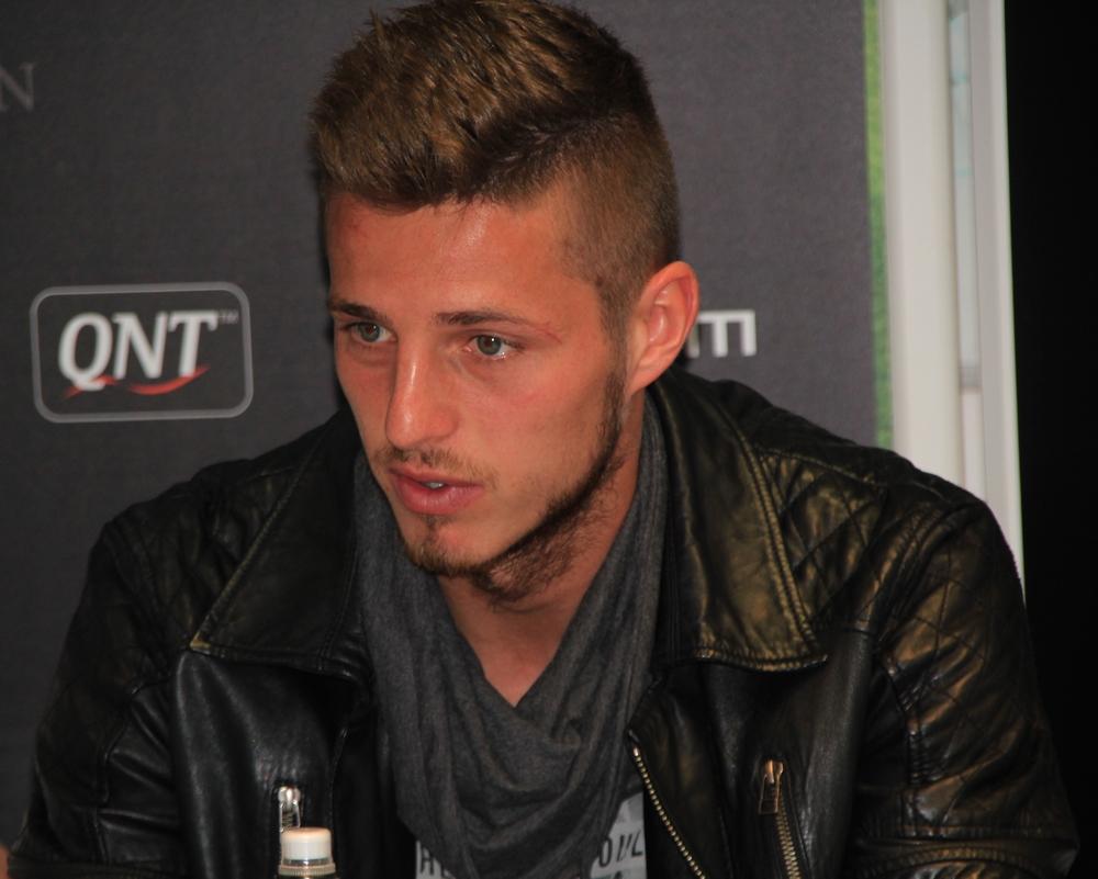 SportCharleroi's tweet photo. S.Willems : "J'ai pris beaucoup de plaisir de ma titularisation" http://t.co/SQtUnFx61G @kvkofficieel #chakor #po1 http://t.co/yIlyybGUSE
