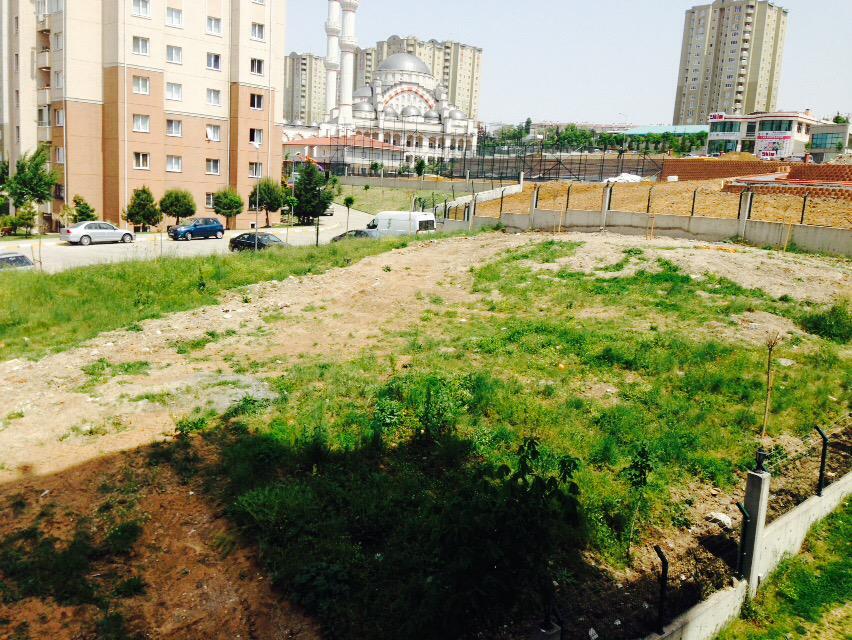 VarolMrt's tweet photo. 1- Sayın başkan, akasya ve defne  2 evleri arasındaki alanın son durumu bu. @temel67 http://t.co/w3H4sUNeJW