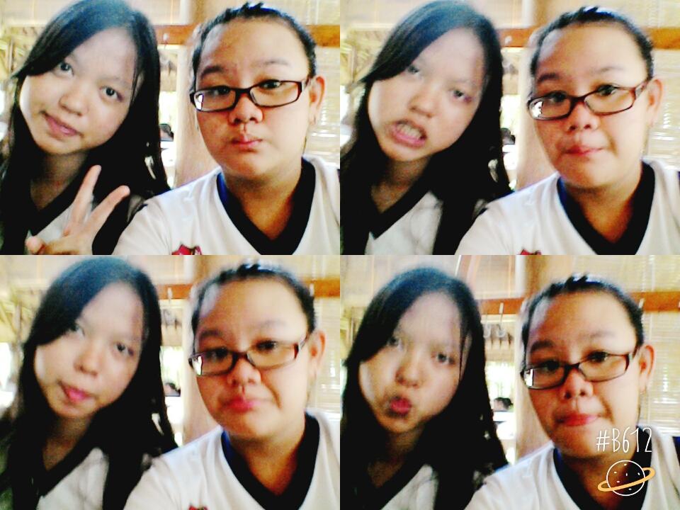 nailafla's tweet photo. Me with friend http://t.co/vj5DcA1HjG