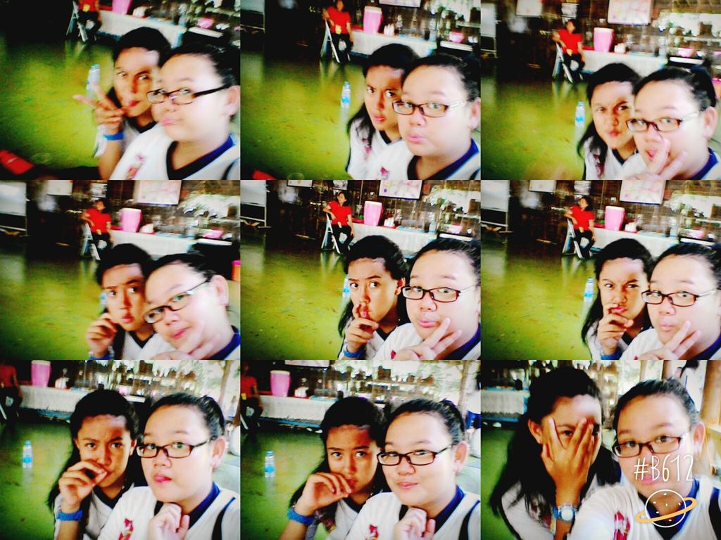 nailafla's tweet photo. Me with friend http://t.co/vj5DcA1HjG