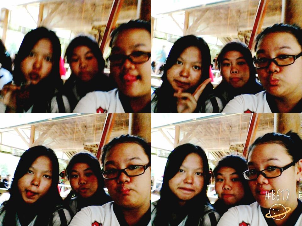 nailafla's tweet photo. Me with friend http://t.co/vj5DcA1HjG