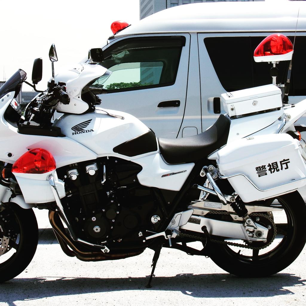 Ys Waiz 白バイカッコイイなぁ 単に白黒カラーデザインモノが好きだから じゃないよ多分 さて私もバイクだしそろそろ帰ろかな 春の交通安全運動期間 に関係なく普段から安全運転野郎ですから アイアムsmart Rider Http T Co xezoscm7 Twitter Ys Waiz 白バイカッコイイなぁ 単に白黒カラーデザインモノが好きだから じゃないよ多分 さて私もバイクだしそろそろ帰ろかな 春の交通安全運動期間 に関係なく普段から安全運転野郎ですから アイアムsmart Rider Http T Co xezoscm7 Twitter