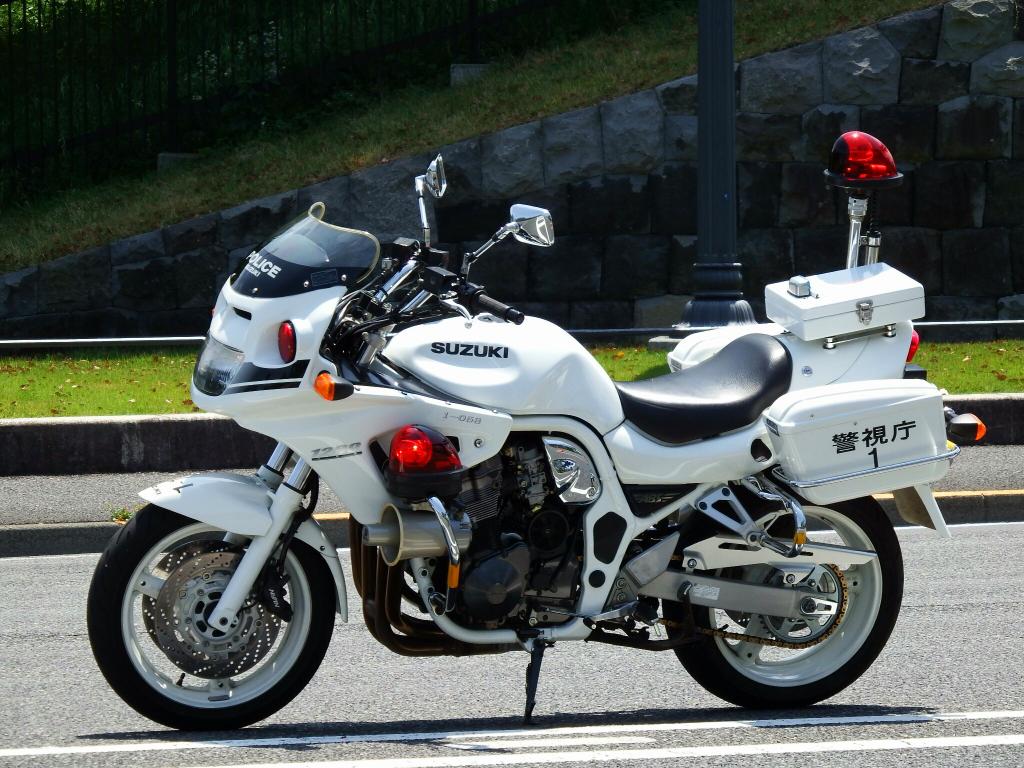 Ys Waiz 白バイカッコイイなぁ 単に白黒カラーデザインモノが好きだから じゃないよ多分 さて私もバイクだしそろそろ帰ろかな 春の交通安全運動期間 に関係なく普段から安全運転野郎ですから アイアムsmart Rider Http T Co xezoscm7 Twitter Ys Waiz 白バイカッコイイなぁ 単に白黒カラーデザインモノが好きだから じゃないよ多分 さて私もバイクだしそろそろ帰ろかな 春の交通安全運動期間 に関係なく普段から安全運転野郎ですから アイアムsmart Rider Http T Co xezoscm7 Twitter