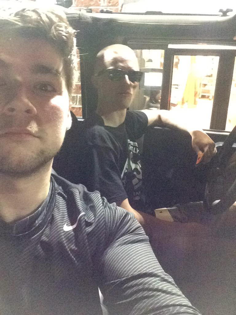 ThatKidbaileyy's tweet photo. When you go to show your ID at the Sheetz drive thru #where18 http://t.co/STirkEALG9