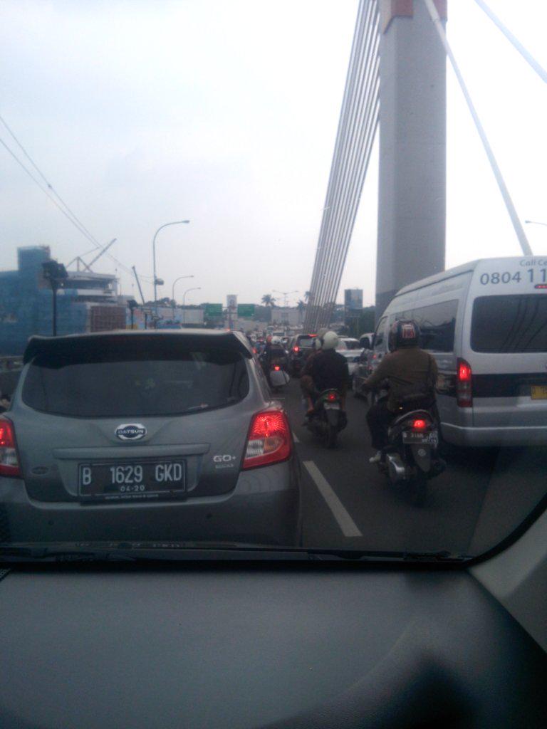 13:57 pasopati arah pasteur, hindari jln ini tweep macetnya cukup pjg