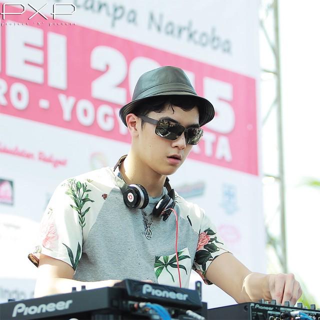 Aqila_Island's tweet photo. DJ @AlKohler7 at @IndoColorRun Malioboro Jogja photo by
@tukangphotojogja @diannologi http://t.co/WO469p1z60