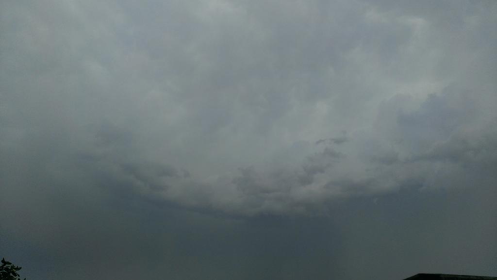 Asif_Rana_'s tweet photo. Heavy Rain ...Beautiful weather  #Islamabad http://t.co/ueXBvYDzZC