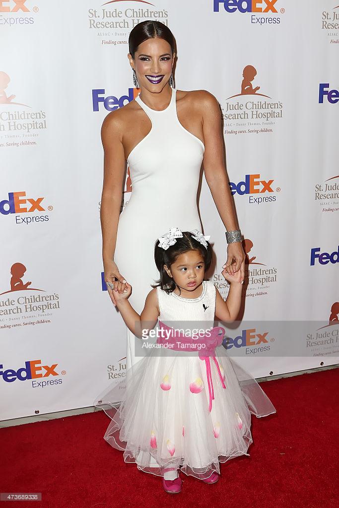 KimmanuelFans's tweet photo. #Photo8 @gabyespino #stjudemiamigala Que bellasss โฅ http://t.co/k6Yj59lfG9