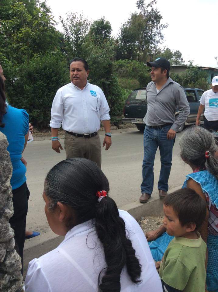 jorgesolergomez's tweet photo. En #CruzVerde requieren apoyos en escuelas, espacios deportivos, alumbrado público y seguridad. Trabajemos! #NA http://t.co/QMLU6h2dGf