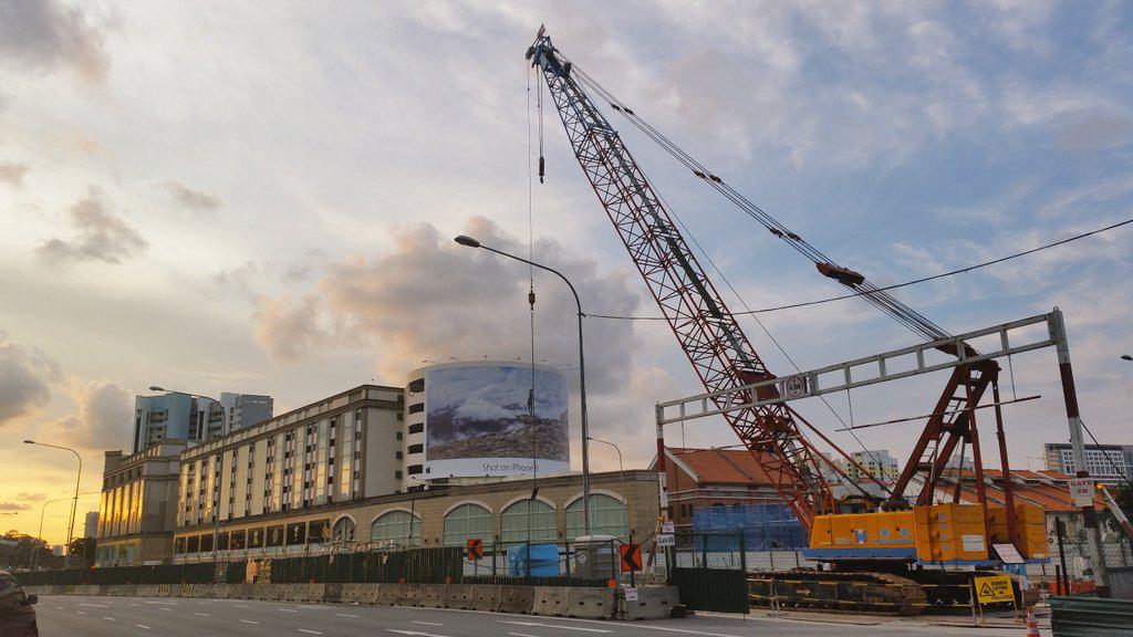 eyespix's tweet image. Sunset on Rorchor #Singapore #SimLim
works on the road can last years because of #MRT
#asia #urban #construction