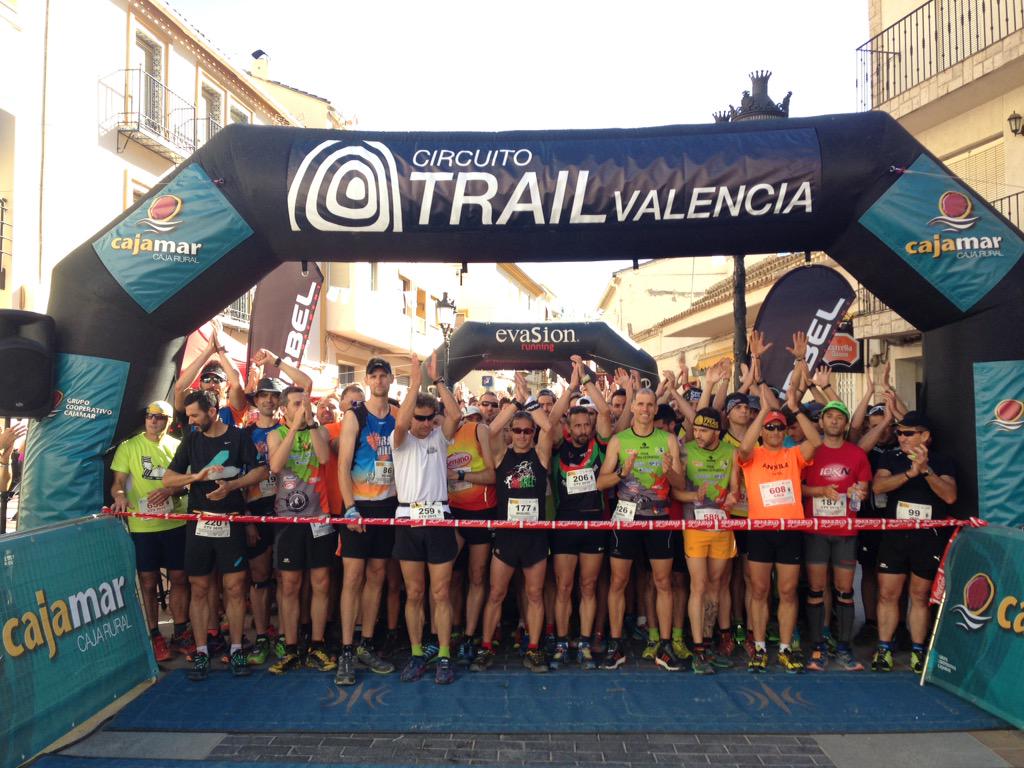 TrailValencia's tweet photo. Comienza el Trail de #CortesdePallás con más 400 corredores!! Muchas gracias !
#CTV15 #vuelveelCTV #modotrail http://t.co/DA4V2Y2lnV