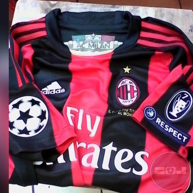 shootonjersey's tweet photo. AC MILAN 10/11 Home
Patch &amp; nns Available 

Order via 
SMS/WA: 081266931899 Pin: 27C311AB 
 @MilanistiMJLK http://t.co/yCchawOs27
