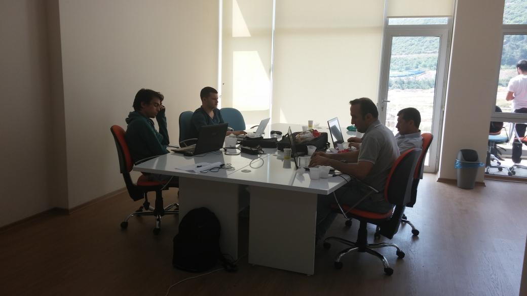 pautto's tweet photo. 86.400 sn 1.440 dk 24 saat 1 gün boyunca 24 katılımcı 8 ekip 1 hackathon @hackfestdenizli @denizlihs @PauTeknokent http://t.co/N4T0gRt5cR