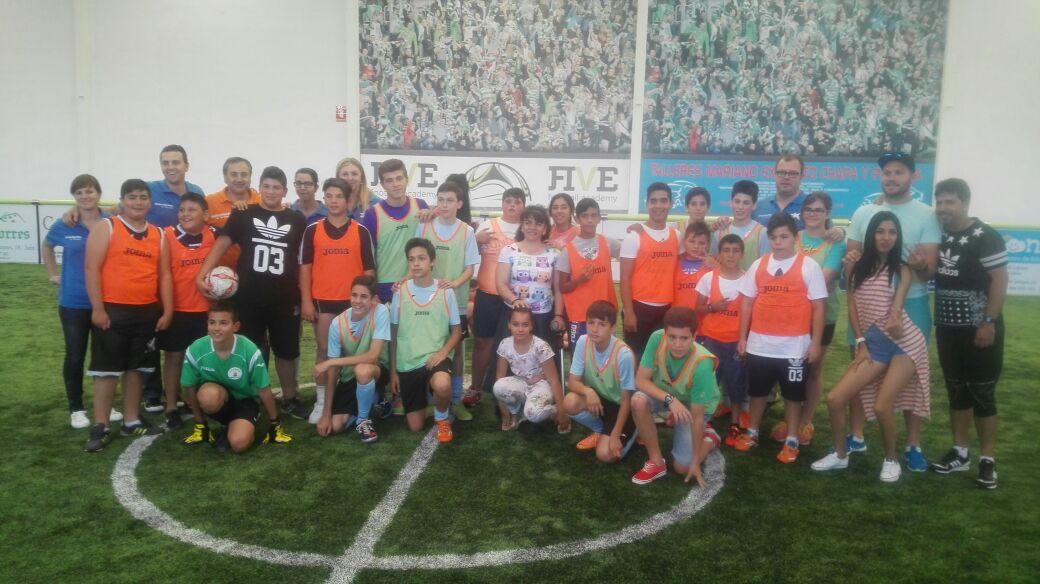 fivefutbol's tweet photo. Gran jornada de convivencia organizada en @fivefutbol por @APCAIXA
Esperamos que hayáis disfrutado a tope #eventos5 http://t.co/Wck9HBi5pn