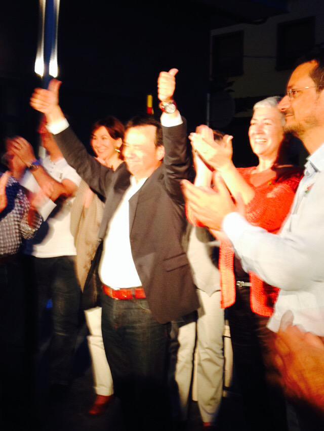 FrancescMiroM's tweet photo. A una setmana x #canviserè és cosa de tots. Fes un vot útil si vols canvi. @PSCAmposta el nostre futur en mans d tots http://t.co/Dj4wZ3ZEGF