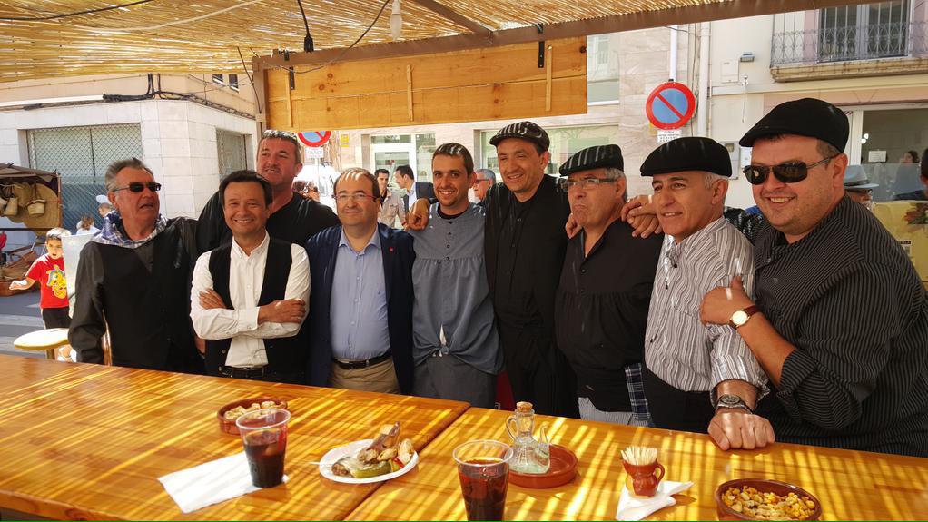 FrancescMiroM's tweet photo. A una setmana x #canviserè és cosa de tots. Fes un vot útil si vols canvi. @PSCAmposta el nostre futur en mans d tots http://t.co/Dj4wZ3ZEGF