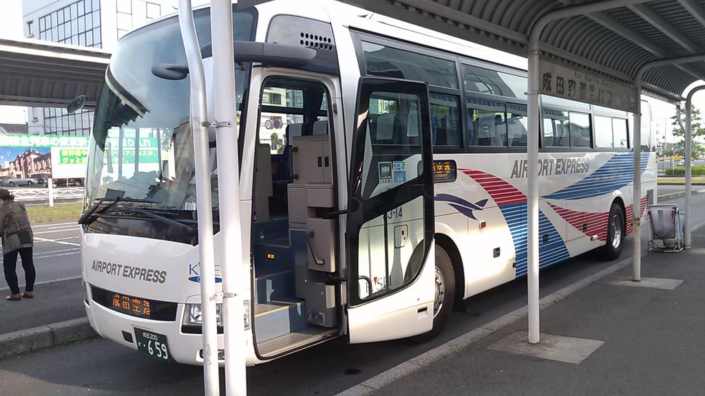 おけら 土浦駅東口高速バス乗り場は 成田空港 東京ディズニーリゾート R 経由東京テレポート行き 京都大阪などが運行 1715発の最終成田空港行きは 千葉交通9314 成田0か659 で運行 乗車2名 うち予約0 Http T Co Fh7u9r4jer Twitter